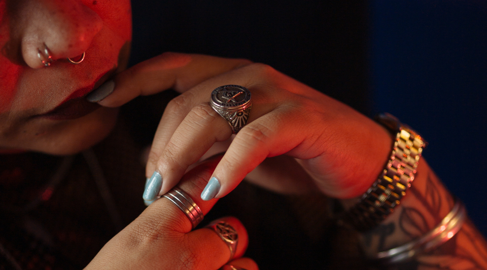 Statement vs Subtle: How to Choose Jewelry That Matches Your Style